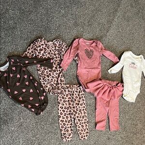 BNWOT girls’ 6-9M 6-pc bodysuit/leggings outfit sets in leopard/heart prints